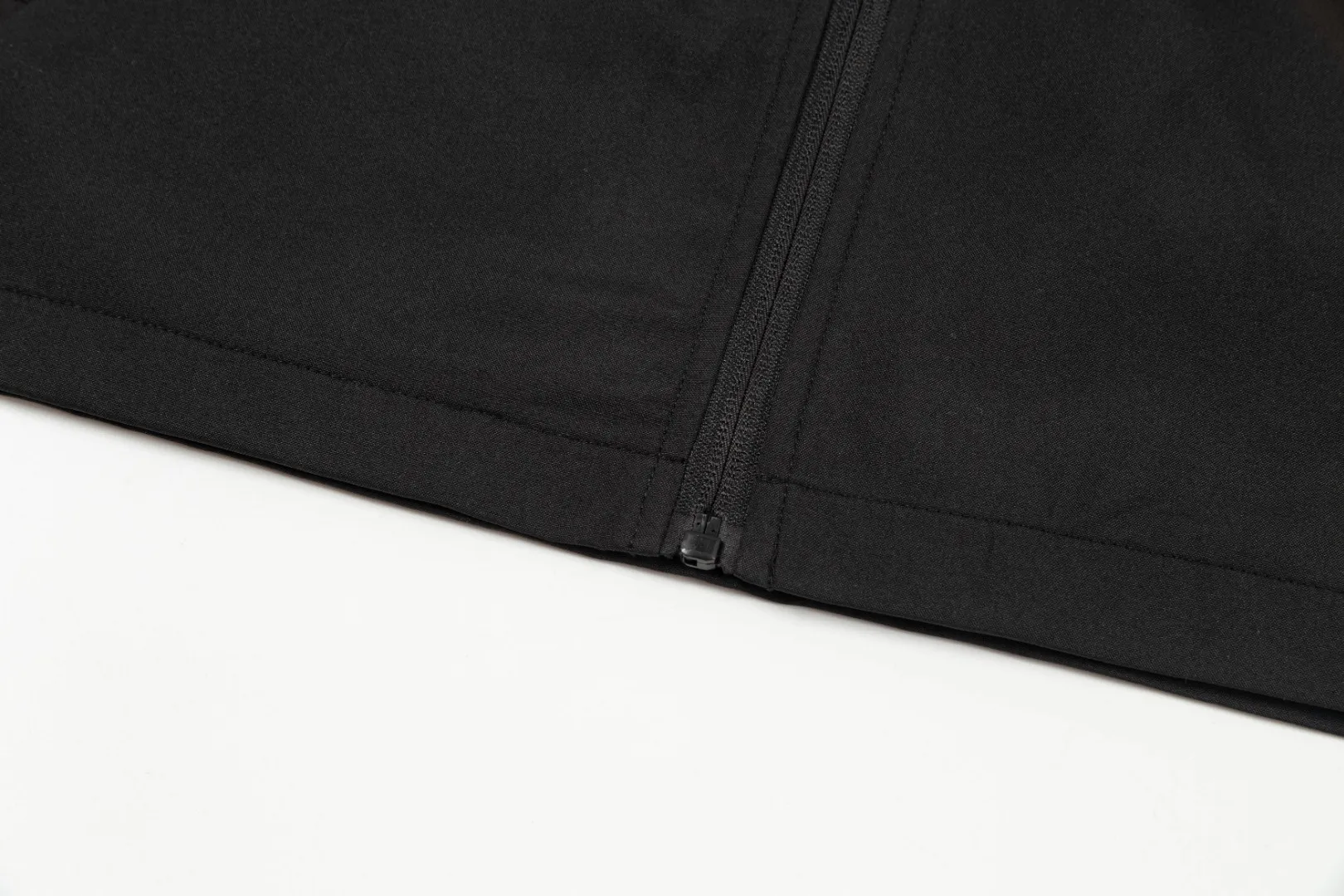 ！Premium ！ 【 /arcteryx New Arrival Breathable 】 ： ， ， Wear-Resistant！ ， ， ！ ， ， ， ， ！ Breathable ！ Wear-Resistant . ！ . .Breathable Wear-Resistant. . ， ! ， ！ ：Black，Cream White Size：L-4XL